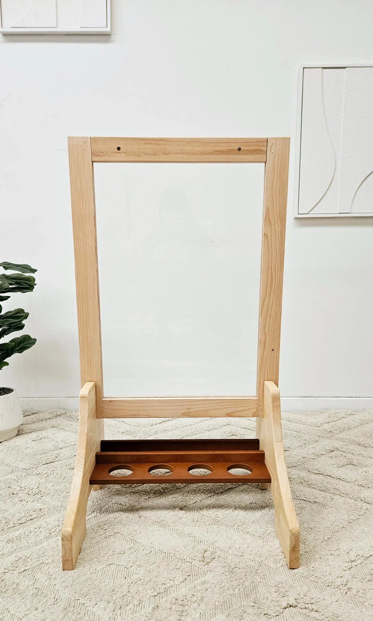 QToys Australia (USA) Toddler Perspex Easel